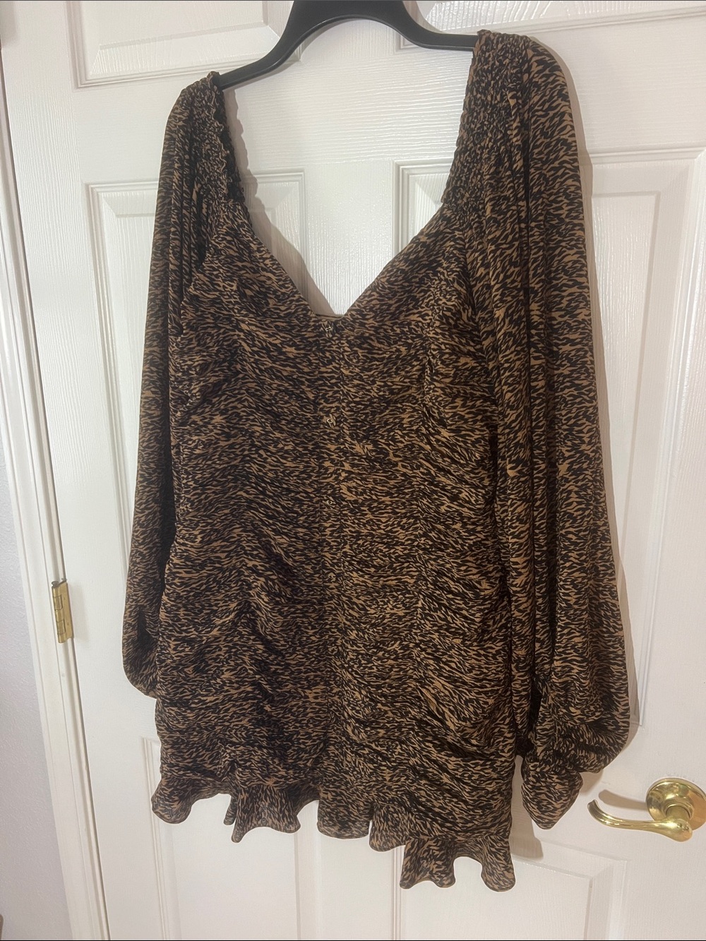 Ted Baker Wyatte “Animal Print” V-Neck Long Sleeve Ruched Dress, Sz 4 (US 10-12)